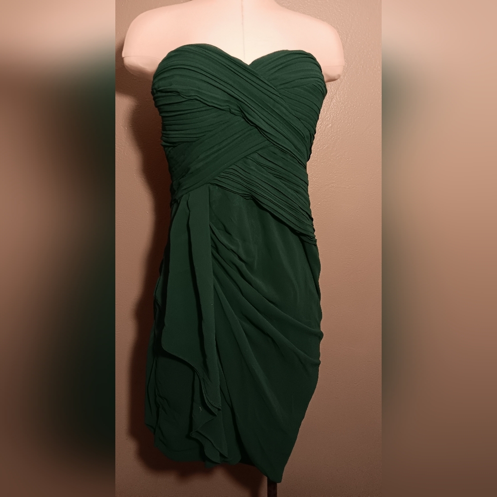 Elegant Green Women's Dress - Picture 1 of 3